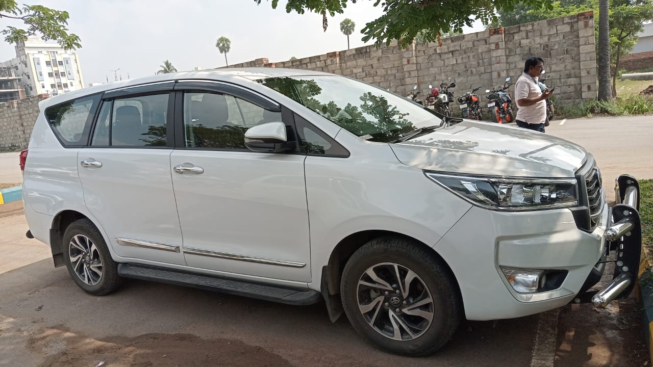 SUV (Innova) - 6 Seater